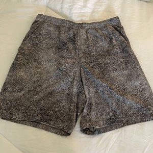 LULULEMON MENS SHORT